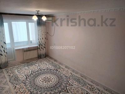 2-комнатная квартира · 55 м² · 5/5 этаж, мкр 11 99 — находится возле Анвар за 16.5 млн ₸ в Актобе