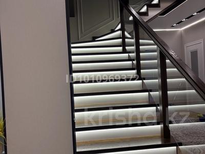 7-бөлмелі пәтер · 205 м² · 5/5 қабат, Дуримбетова 37, бағасы: 120 млн 〒 в Таразе