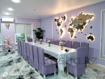 Дом · 5 комнат · 240 м², мкр. Зачаганск пгт — Большой теплицы за 70 000 〒 в Уральске