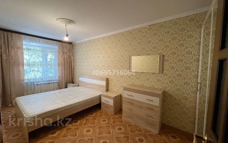 3-бөлмелі пәтер, 69.4 м², 2/5 қабат, мкр Шанхай, Рыскулова 4/3 — Чекалина, бағасы: 19 млн 〒 в Актобе, мкр Шанхай — фото 2