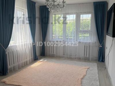 2-комнатная квартира · 65 м² · 3/5 этаж, Азаттык — Рядом Рымбыттехника за 180 000 〒 в Атырау