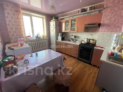 3-комнатная квартира · 67 м² · 6/6 этаж, 8-й микрорайон, Карбышева — Находится в военном городке . за 23 млн 〒 в Костанае