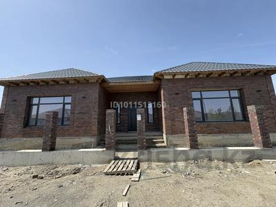 Отдельный дом · 5 комнат · 240 м² · 9 сот., мкр Самал, 1 1 — Сафи Утебаева и Берика Коркытова за 130 млн ₸ в Атырау