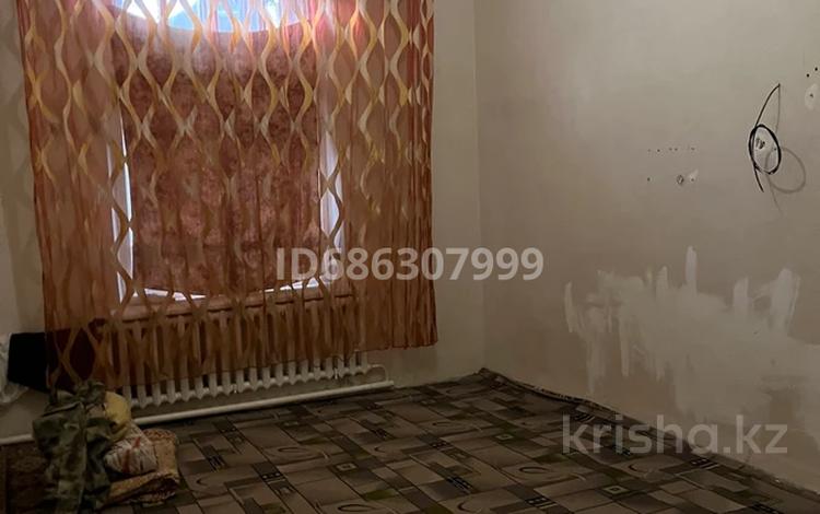 2-бөлмелі пәтер · 60 м² · 1/2 қабат, мкр 4, Мясокамбинат 2 — Гагарина, бағасы: 8 млн ₸ в Уральске — фото 2