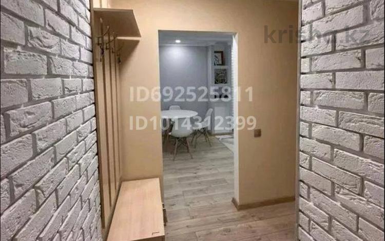 2-комнатная квартира · 50 м² · 2/5 этаж, Жарокова 39/2 — Жарокова Жамбыла за 330 000 ₸ в Алматы, Алмалинский р-н — фото 2