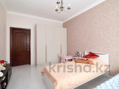 3-комнатная квартира · 100 м² · 3/9 этаж, Д. Кунаева 35 за 49.8 млн 〒 в Астане, Есильский р-н