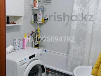 3-комнатная квартира · 42 м² · 2/5 этаж, Майкудук, Майкудук, 12й микрорайон 21 — Рынок Горняк .тц Оптима за 11 млн ₸ в Караганде, Алихана Бокейханова р-н