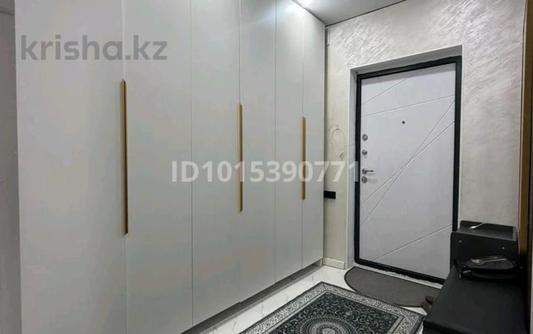 2-комнатная квартира · 55 м² · 4/9 этаж, мкр Кокжиек, Жолымбет 42/5 за 280 000 ₸ в Алматы, Жетысуский р-н — фото 2