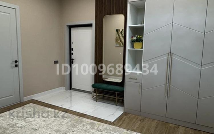 3-бөлмелі пәтер · 109 м² · 5/13 қабат, 16-й мкр 84, бағасы: 43 млн ₸ в Актау — фото 2