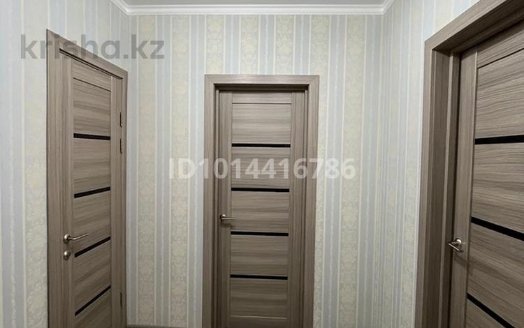 1-комнатная квартира · 40.7 м² · 3/5 этаж, мкр Кадыра Мырза-Али 8 за 125 000 ₸ в Уральске — фото 2