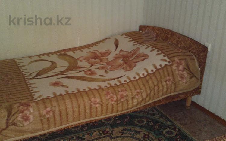1-комнатная квартира · 40 м² · 1/5 этаж, Ихсанова за 7 000 ₸ в Уральске — фото 2