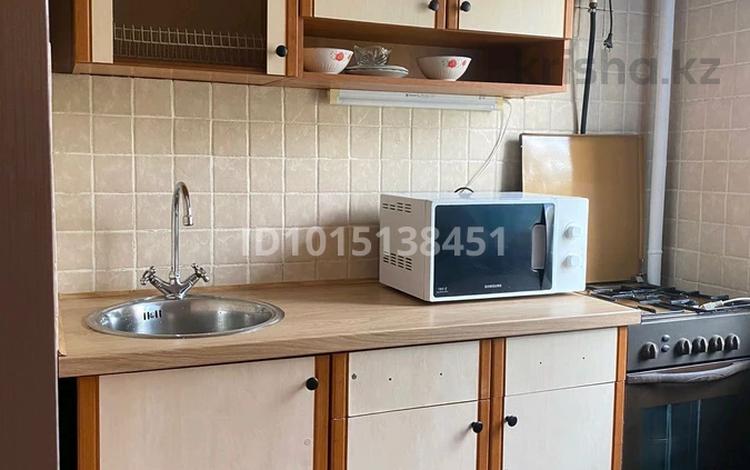2-бөлмелі пәтер · 40 м² · 3/5 қабат, Жаңа қала ш/а. абдирова 6, бағасы: 180 000 ₸ в Караганде, Казыбек би р-н — фото 2