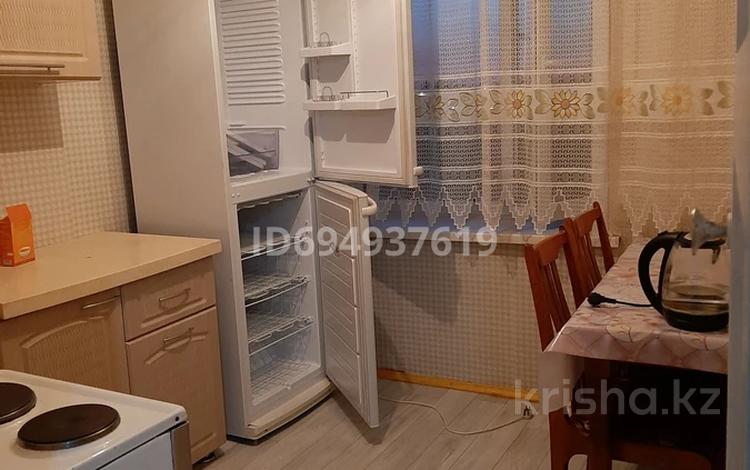 1-комнатная квартира, 40 м², 4/5 этаж, Валиханова 178 — Кабанбай батыра