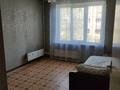 3-комнатная квартира, 65 м², 5 этаж помесячно, мкр Аксай-3А 76 за 200 000 〒 в Алматы, Ауэзовский р-н — фото 2