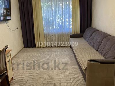 3-комнатная квартира · 60 м² · 1/5 этаж, мкр Михайловка , Доватора 3 за 22 млн ₸ в Караганде, Казыбек би р-н