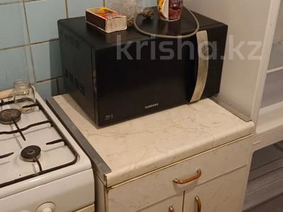 3-комнатная квартира · 60 м² · 4/4 этаж · помесячно, мкр №9 10 за 200 000 〒 в Алматы, Ауэзовский р-н