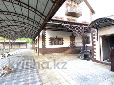 Отдельный дом · 14 комнат · 650 м² · 16 сот., Комратова 2 — 9-ое Января за 150 млн ₸ в Таразе