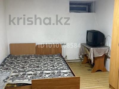 1 комната · 15 м², мкр Михайловка , Крамского 29 — Ермекова за 45 000 〒 в Караганде, Казыбек би р-н