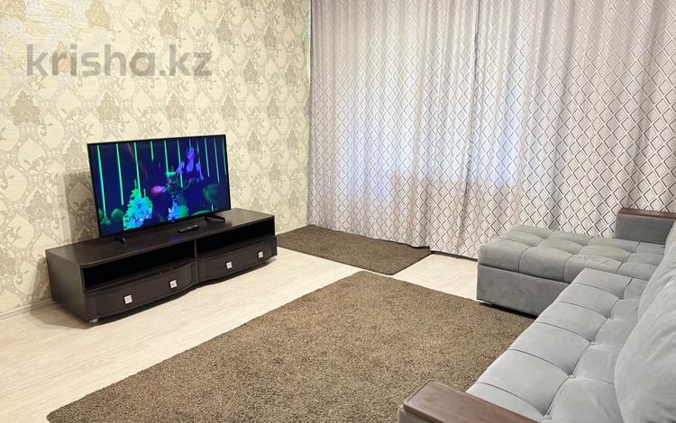 2-комнатная квартира · 60 м² · 2/9 этаж, Абая — Дворец спорта за 12 000 〒 в Усть-Каменогорске — фото 12