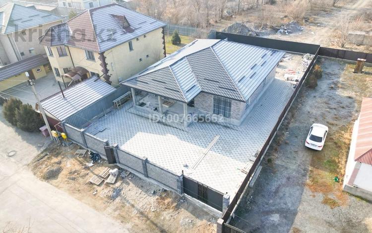 Отдельный дом · 4 комнаты · 200 м² · 8 сот., Калиева за 58 млн 〒 в Талдыкоргане — фото 2