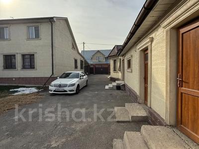 Отдельный дом · 5 комнат · 220 м² · 10 сот., мкр Таусамалы, Бектембая 53 за 135 млн 〒 в Алматы, Наурызбайский р-н