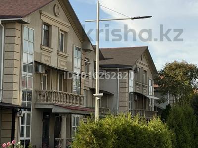 5-комнатная квартира · 198 м², мкр Таусамалы, 6-линия 208 за ~ 1.3 млн ₸ в Алматы, Наурызбайский р-н