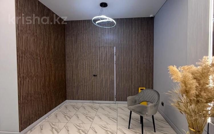 5-бөлмелі пәтер · 216 м² · 1/9 қабат, мкр. Алтын орда, Тауелсиздик, бағасы: 210 млн ₸ в Актобе — фото 16