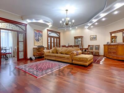 4-комнатная квартира · 204 м² · 1/5 этаж, Омаровой 21 за 220 млн 〒 в Алматы, Медеуский р-н