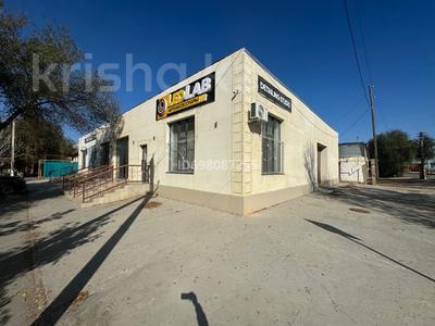 Еркін, кеңселер, дүкендер мен бутиктер, қоймалар, қоғамдық тамақтану орны, сұлулық салондары, медорталықтар мен дәріханалар, білім орталықтары, ойын-сауық, кабинеттер және жұмыс орындары, студиялар · 300 м², бағасы: 550 000 〒 в 