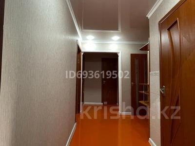 3-комнатная квартира, 68 м², 1/5 этаж, жарылқапова — 1мкр 46 дом за 18 млн 〒 в Туркестане