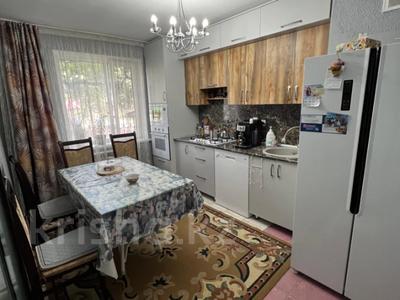 4-бөлмелі пәтер · 81 м² · 1/5 қабат, Улан 10, бағасы: 28 млн ₸ в Талдыкоргане, военный городок Улан