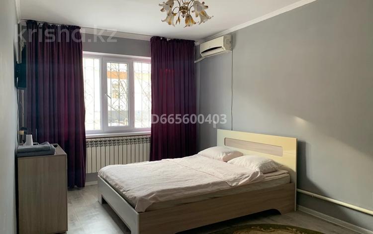 1-бөлмелі пәтер, 50 м², 1/5 қабат тәулігіне, 3 микрорайон 46, бағасы: 8 000 〒 в Кульсары — фото 2