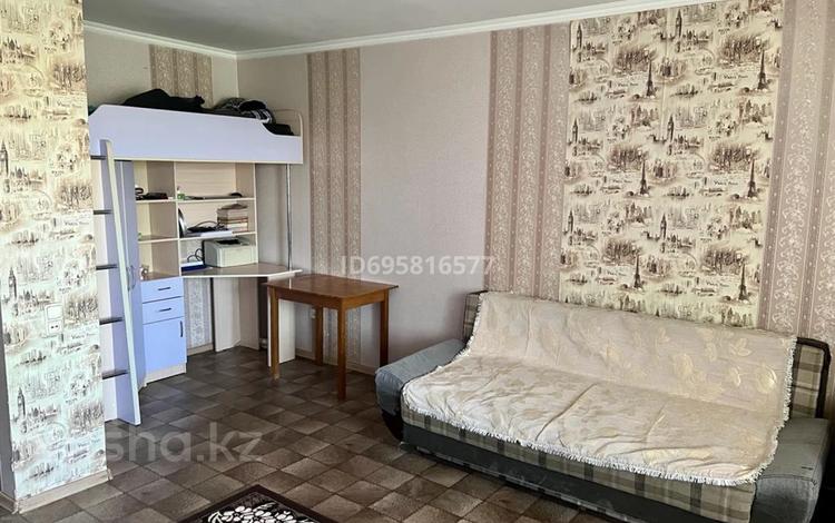 1-комнатная квартира, 39 м², 8/9 этаж помесячно, Республика 32