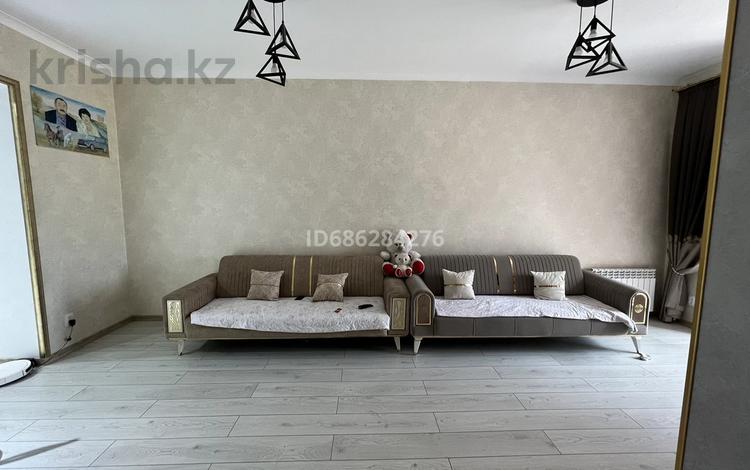 2-бөлмелі пәтер, 58 м², 9/10 қабат, 6й микрорайон, Ашимова 21а, бағасы: 31.5 млн 〒 в Караганде, Казыбек би р-н — фото 2