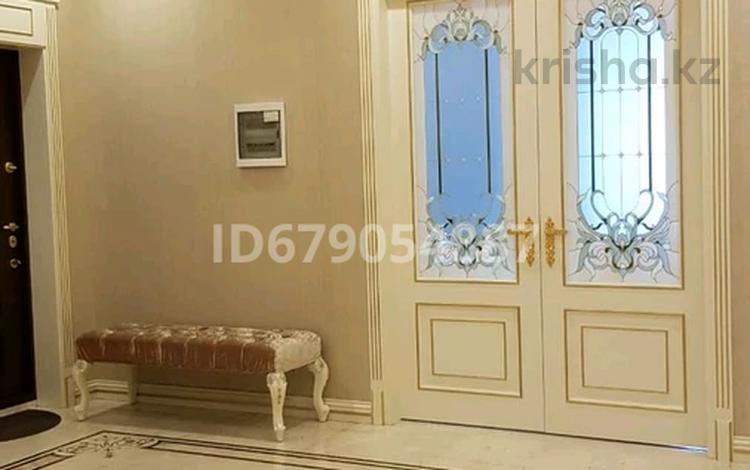 4-комнатная квартира · 240 м² · 4/6 этаж, Сыганак 58 за 2 млн ₸ в Астане, Есильский р-н — фото 26