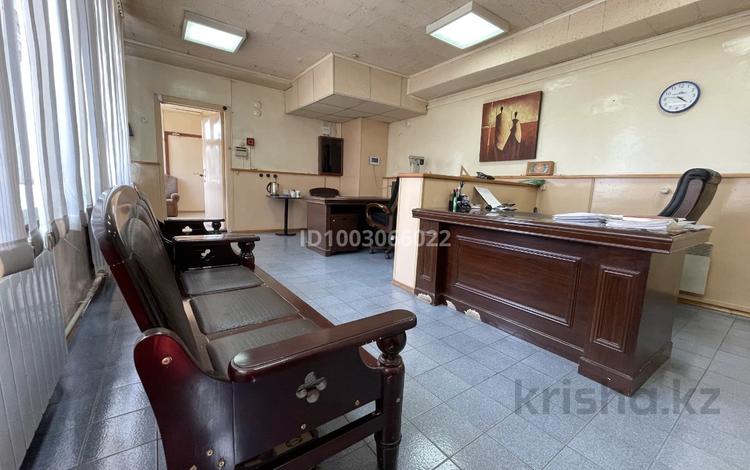 Свободное назначение, офисы, склады, салоны красоты · 455 м² за 139 млн 〒 в Усть-Каменогорске — фото 11