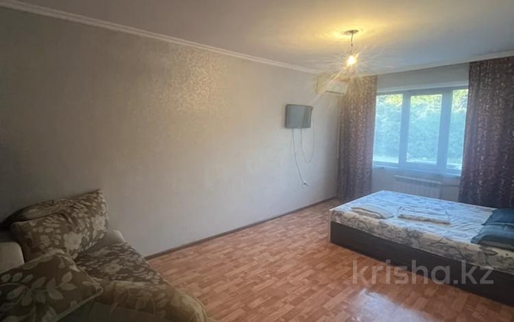 1-комнатная квартира · 50 м² · 2/5 этаж, Бульвар Гагарина 22 за 10 000 ₸ в Усть-Каменогорске, Ульбинский — фото 11