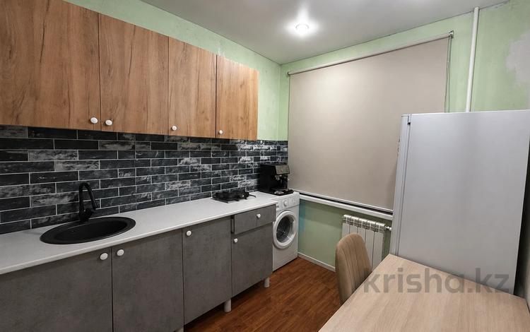 2-комнатная квартира · 47 м² · 1/5 этаж, мкр Юго-Восток, 27й микрорайон 13 за 15.9 млн ₸ в Караганде, Казыбек би р-н — фото 2