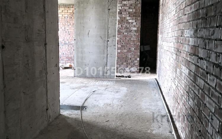 3-комнатная квартира · 98.49 м² · 6/9 этаж, Казыбек би 1/3 за 45 млн ₸ в Усть-Каменогорске — фото 2