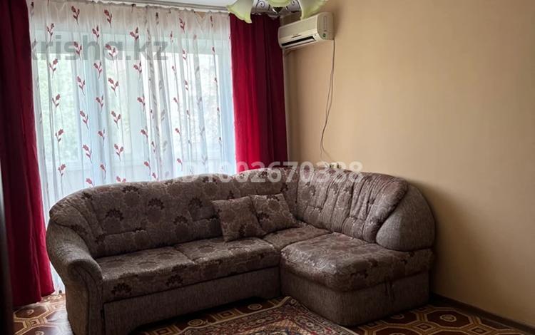 2-комнатная квартира · 74 м² · 3/5 этаж, мкр Кунаева 3 за 150 000 ₸ в Уральске — фото 2