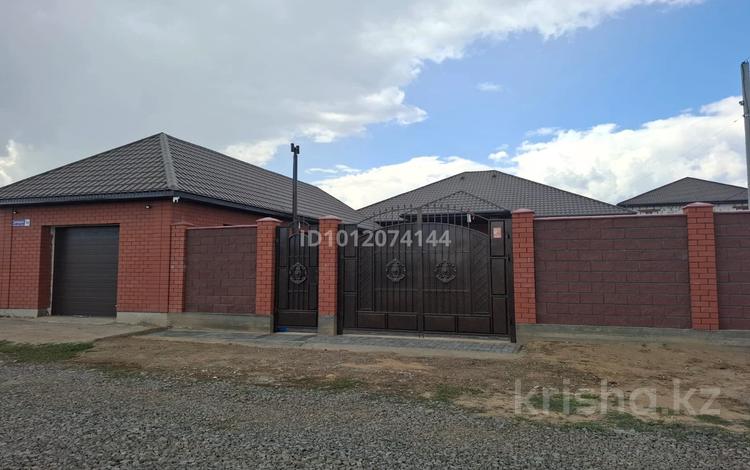 Отдельный дом · 4 комнаты · 180 м² · 8 сот., мкр. Алтын орда 94 — Ск Домбыра за 55 млн ₸ в Актобе — фото 24