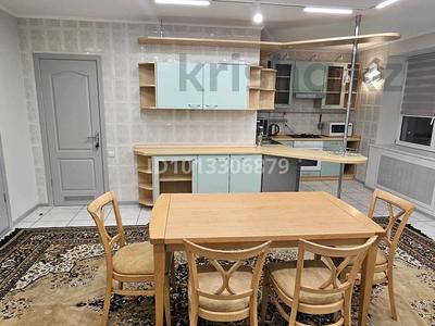 5-комнатная квартира · 170 м² · 4/5 этаж, Абая — Абая/Панфилова за 1 млн ₸ в Алматы, Алмалинский р-н