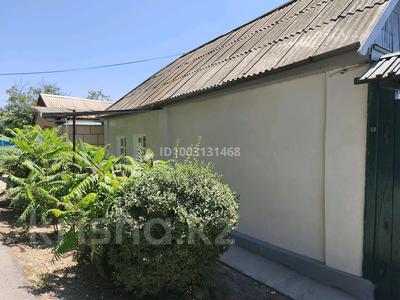 Отдельный дом · 4 комнаты · 100 м² · 7.5 сот., мкр Акбулым, Рощинская 23 — Район Гранд базара за 19 млн 〒 в Таразе