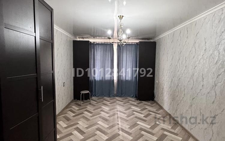 1-бөлмелі пәтер · 35 м² · 2/5 қабат, мкр Михайловка , Аманжолова 33 — Остановка баня или школьник рядом, бағасы: 150 000 ₸ в Караганде, Казыбек би р-н — фото 2
