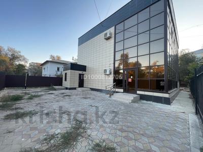Свободное назначение, офисы, магазины и бутики, салоны красоты, медцентры и аптеки, образование, развлечения · 300 м² за 200 млн 〒 в Атырау, мкр Центральный
