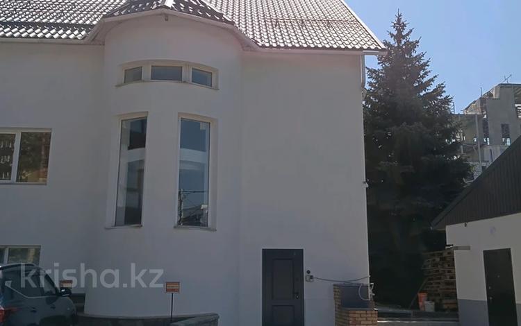 Отдельный дом · 9 комнат · 250 м² · 3 сот., Розыбакиева — Альфараби за 1.5 млн ₸ в Алматы, Бостандыкский р-н — фото 2