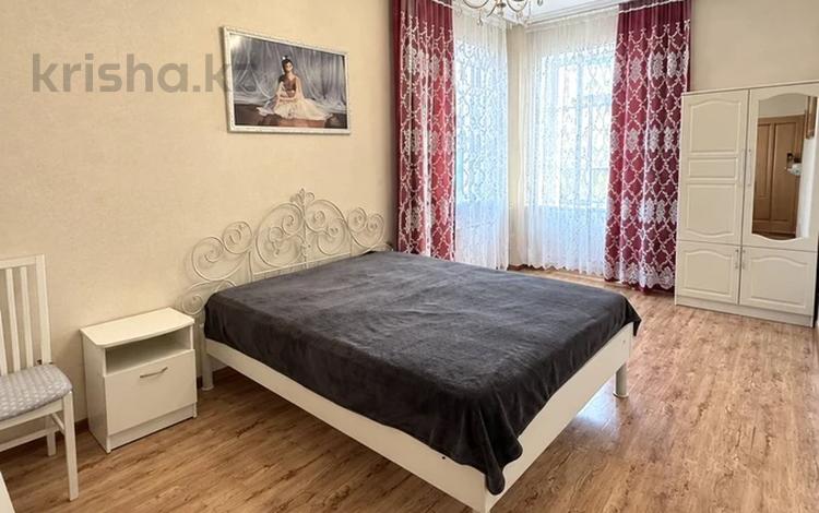 2-комнатная квартира · 80 м², Республика за 280 000 ₸ в Астане, р-н Байконур — фото 2