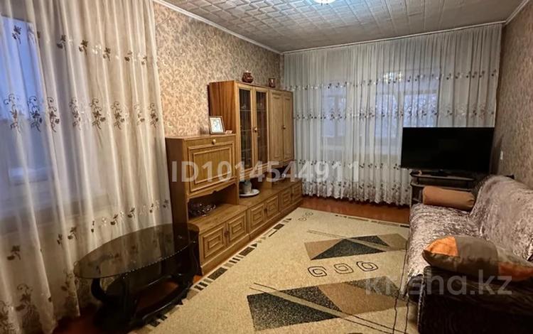 3-комнатная квартира · 61.5 м² · 5/5 этаж, Майкудук, 16й микрорайон 15 за 13 млн ₸ в Караганде, Алихана Бокейханова р-н — фото 2