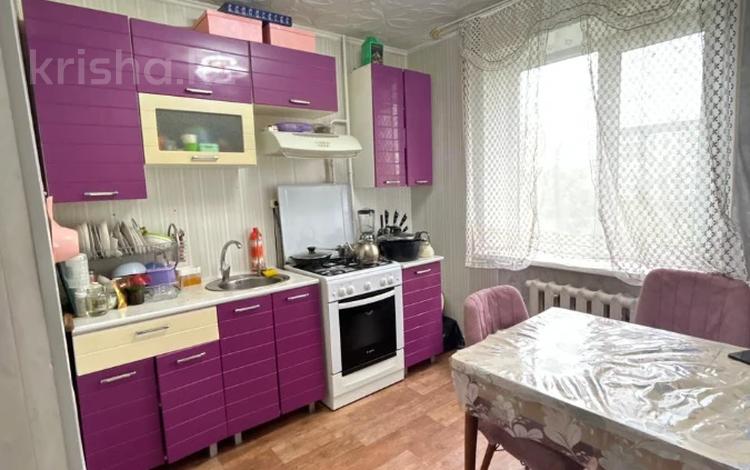 2-комнатная квартира · 51 м² · 6/9 этаж, 4 микрорайон за 16.5 млн ₸ в Уральске — фото 2