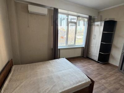 3-комнатная квартира · 80 м² · 1/3 этаж, мкр Алгабас, Самал 1–33 — За рынком Жибек Жолы за 250 000 ₸ в Алматы, Алатауский р-н